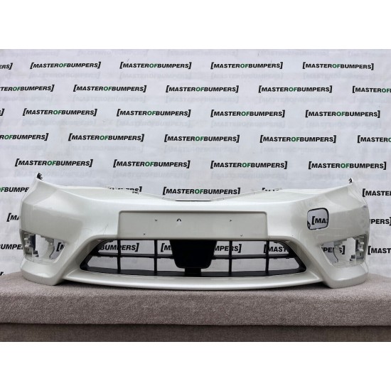 Nissan Pulsar Tekna Sport Hatchback 2014-2018 Front Bumper Genuine [l561]