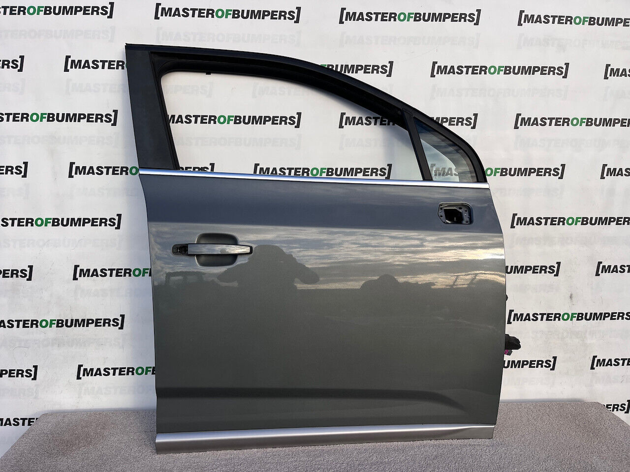 Chevrolet Orlando Suv 2010-2017 Driver Side Front Door Grey Genuine