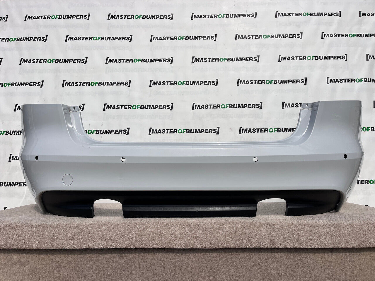 Jaguar Xe S Hse Saloon 2015-2019 Rear Bumper White 6 Pdc Genuine [p169]