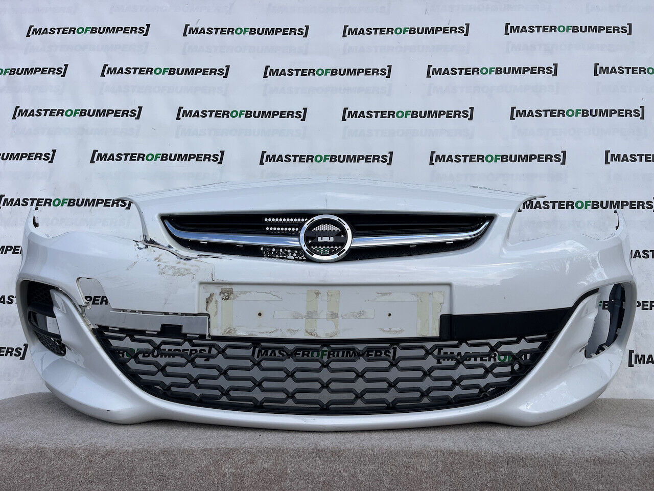 Vauxhall Astra J Limited  Edition 5 Door 2012-2014 Front Bumper Genuine [q216]