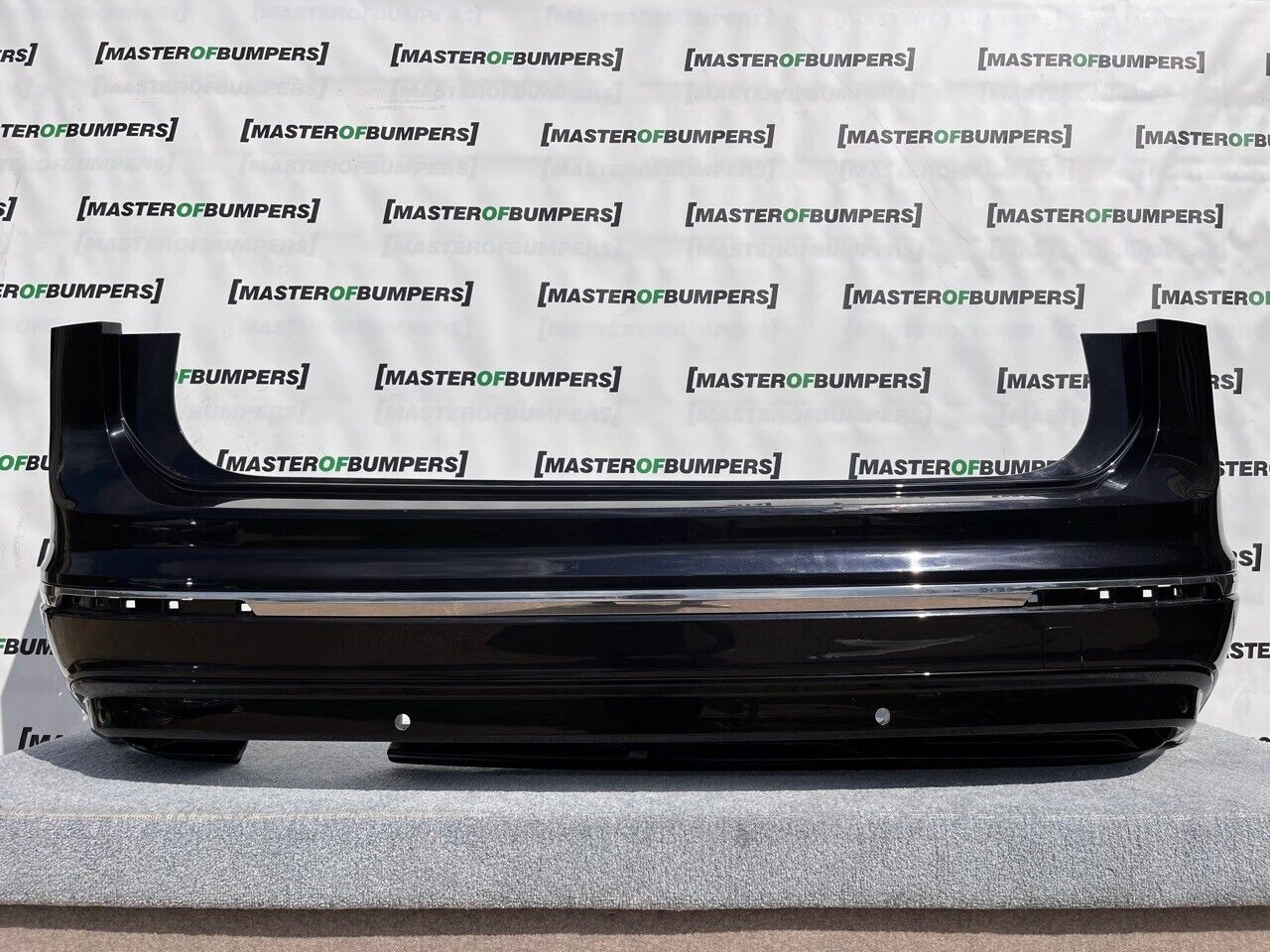 VW Tiguan R Line Mk2 2016-2019 Rear Bumper Black 6 Pdc Genuine [v610]